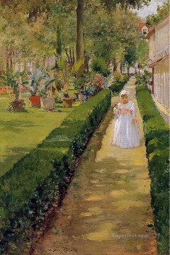 Niño en un paseo por el jardín William Merritt Chase Pinturas al óleo